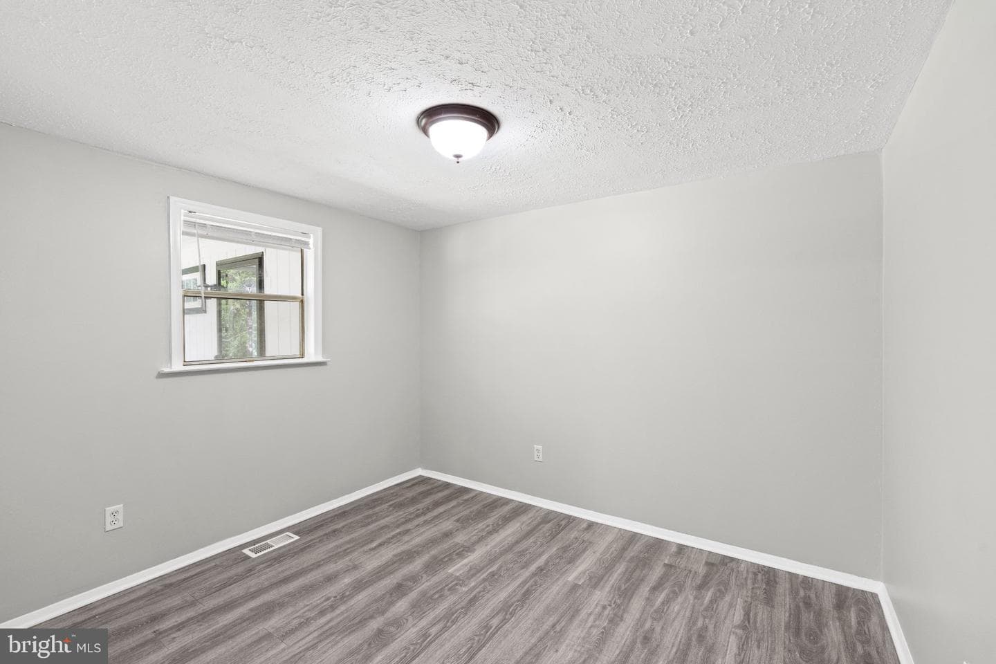 8405 Shirley Road photo 26