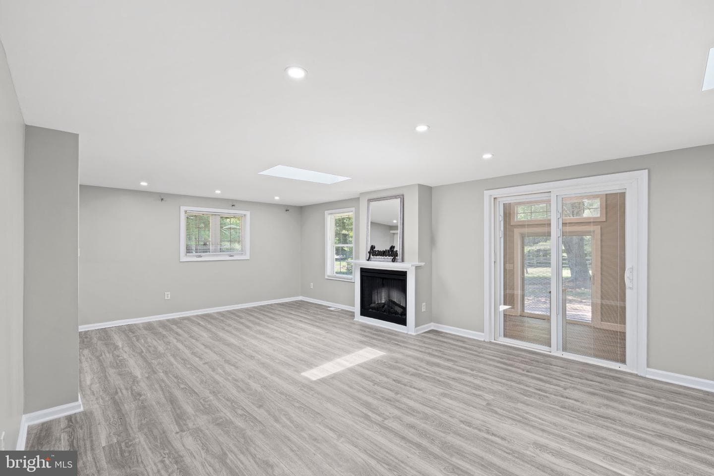 8405 Shirley Road photo 9