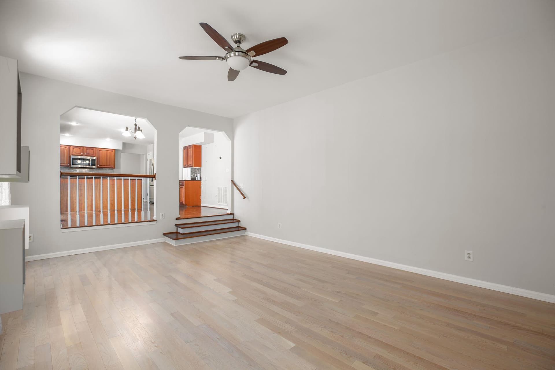 10205 N Hampton Ln photo 15