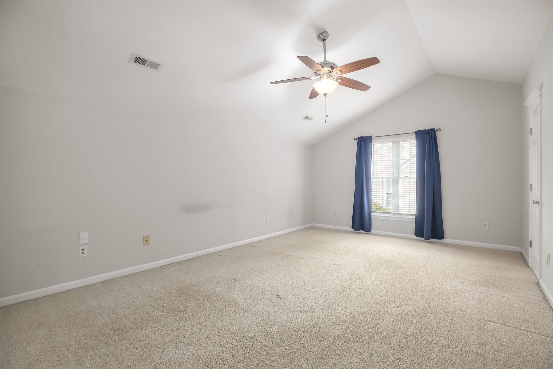 10205 N Hampton Ln photo 22
