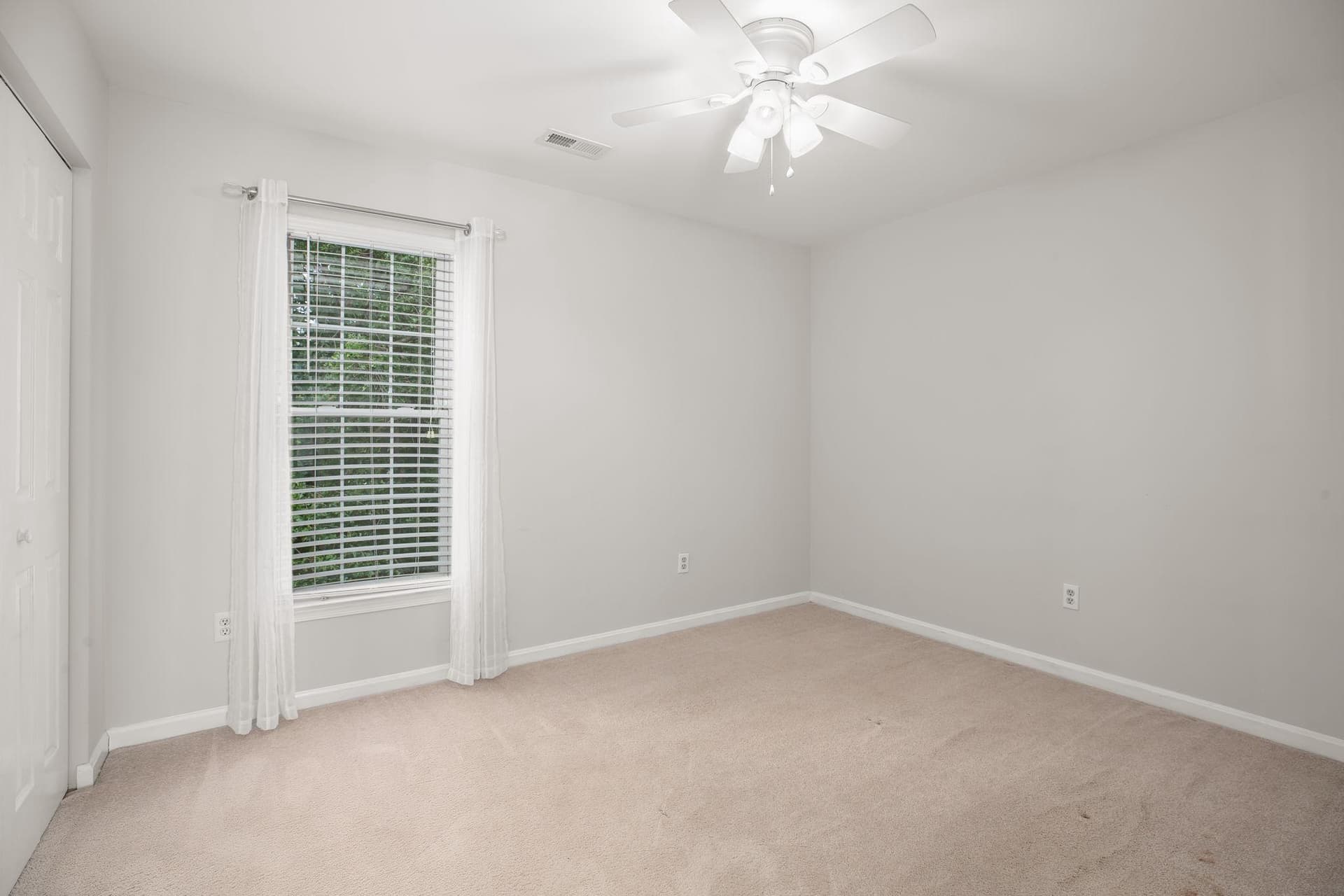 10205 N Hampton Ln photo 34