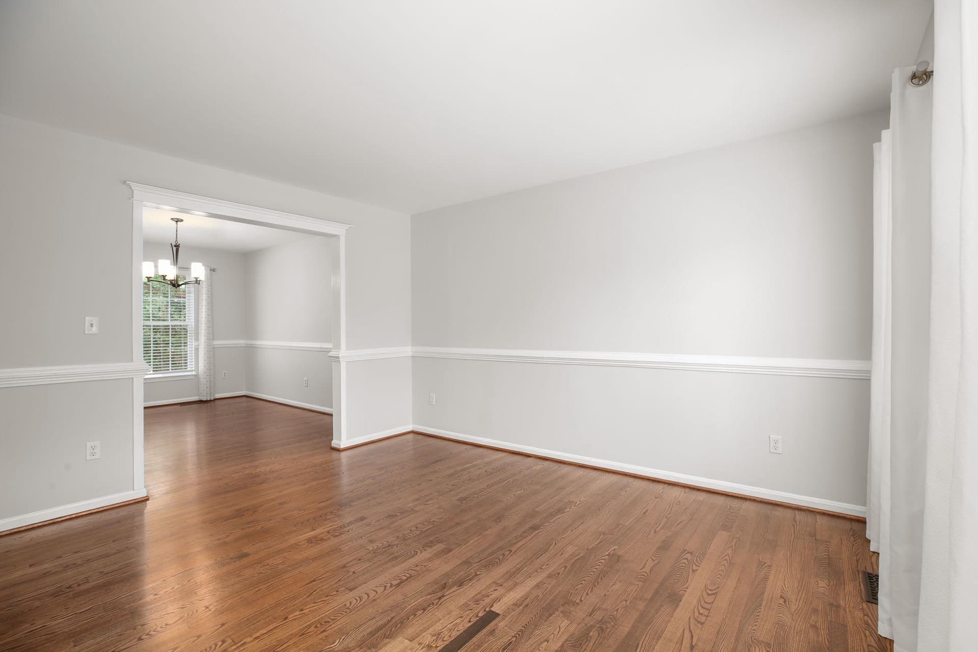 10205 N Hampton Ln photo 6