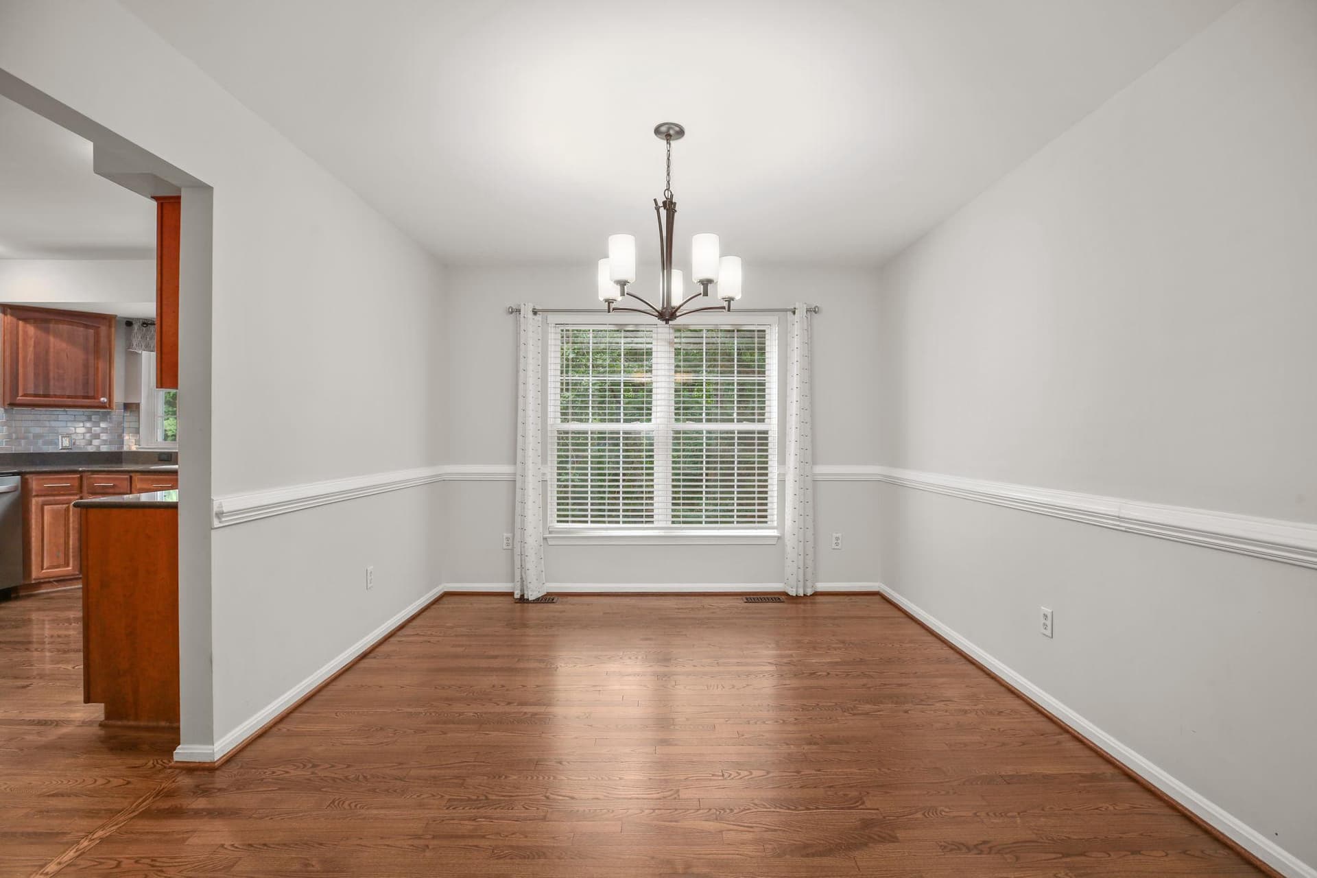10205 N Hampton Ln photo 9