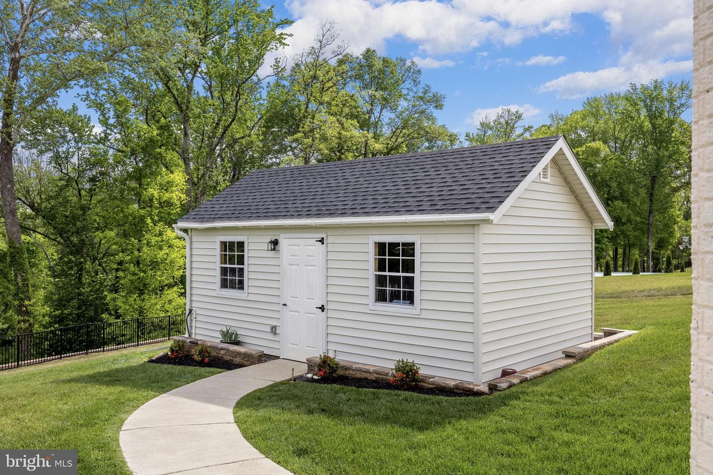 1821 Legacy Lane photo 46