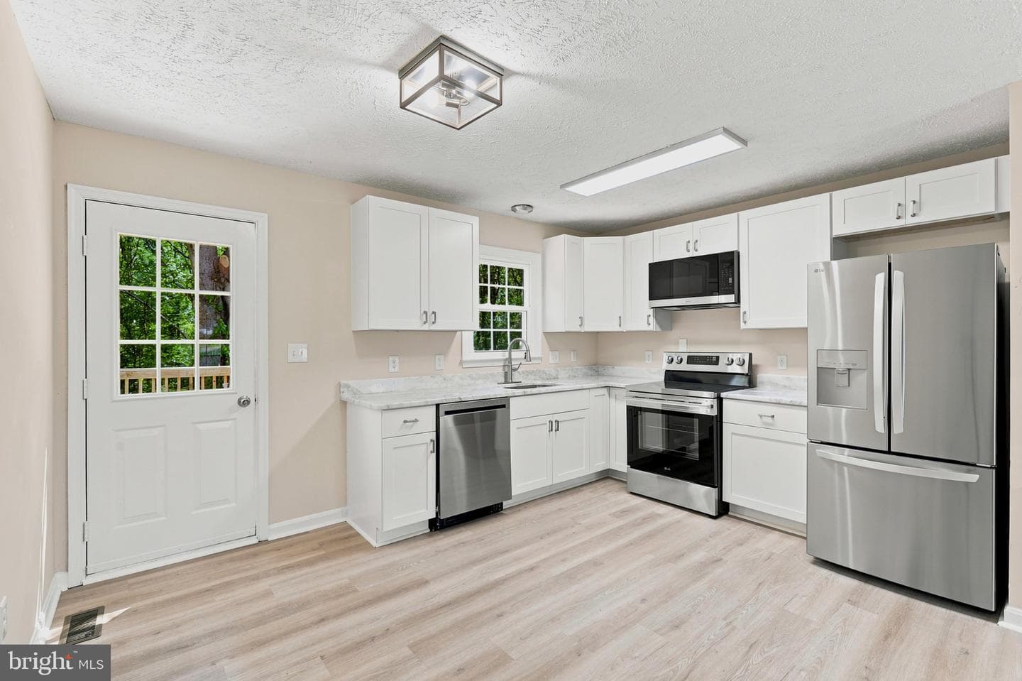10921 Peach Tree Drive photo 9