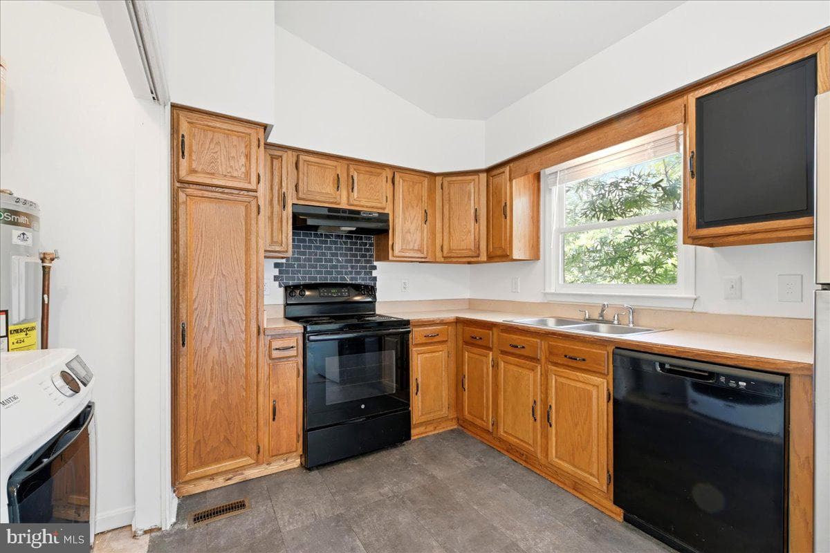 10907 Stockade Drive photo 13