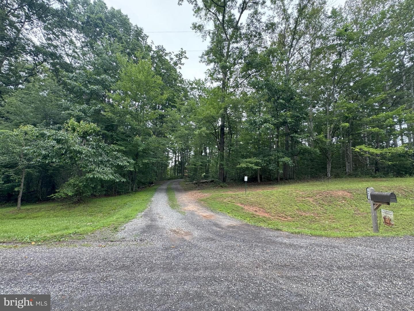 10409 Treaty Court photo 4