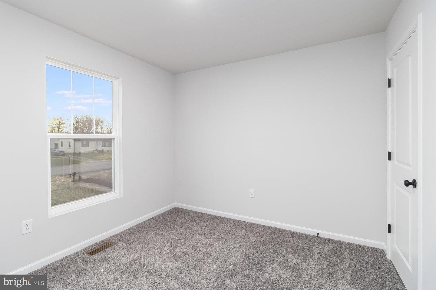 215 Mansfield Street photo 15
