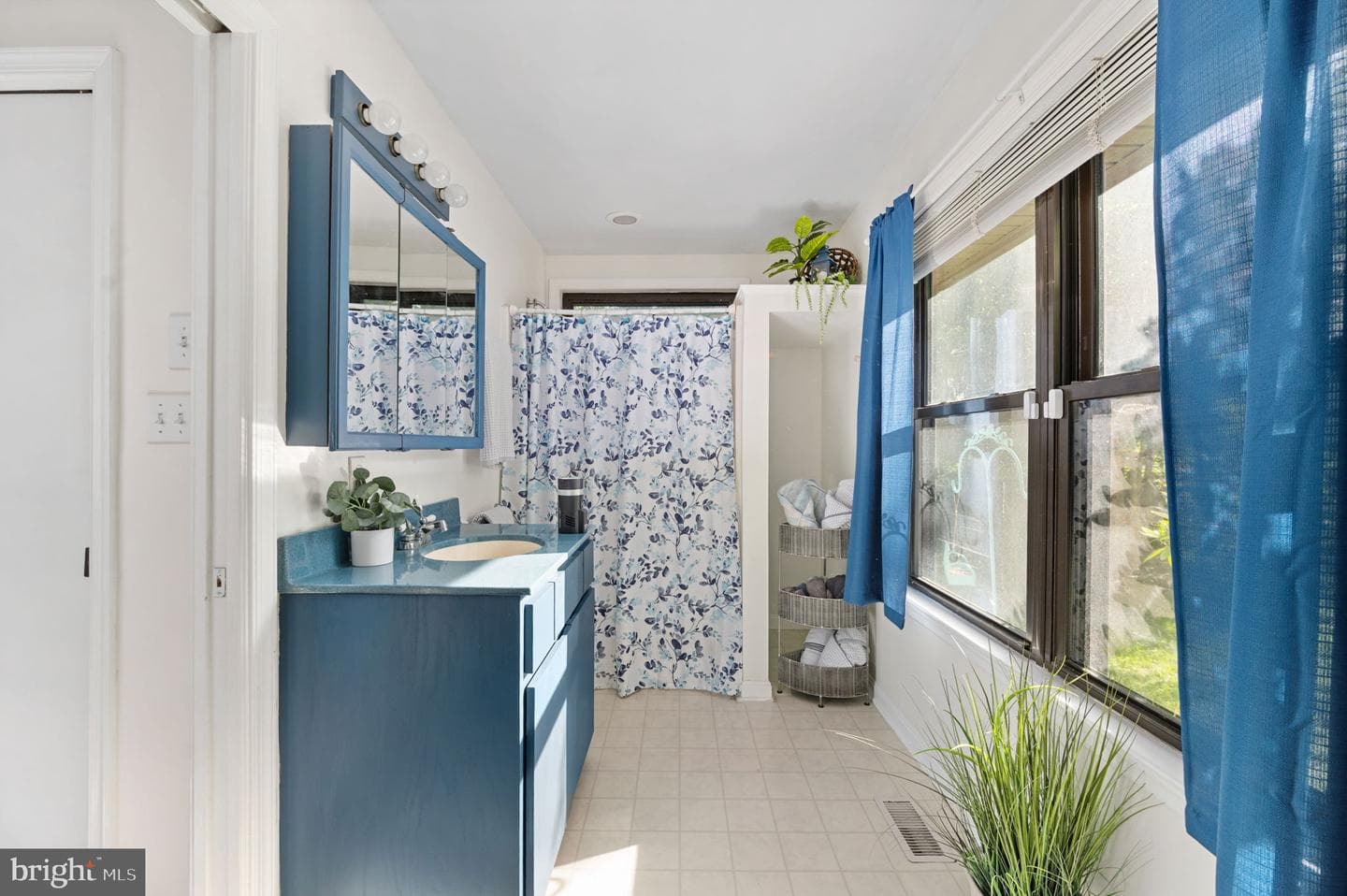 12504 Hawkins Lane photo 50