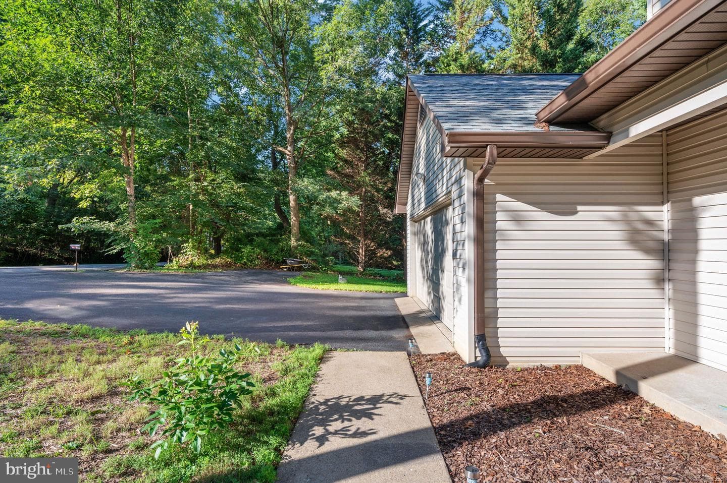 12504 Hawkins Lane photo 82