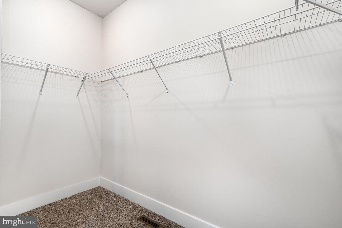5301 Wyndemere Circle photo 21