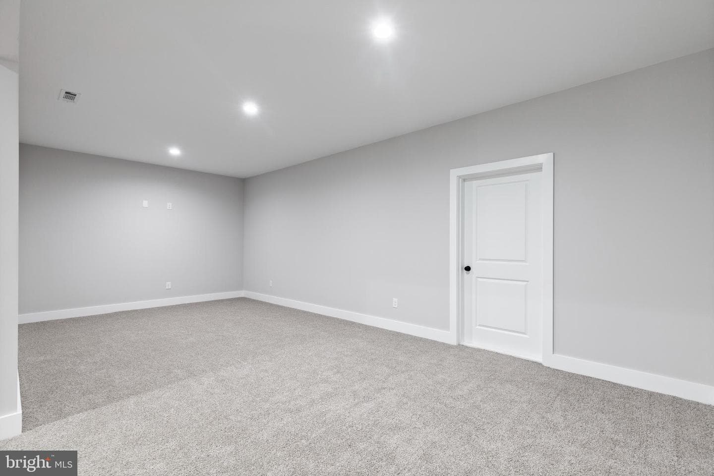 5301 Wyndemere Circle photo 31