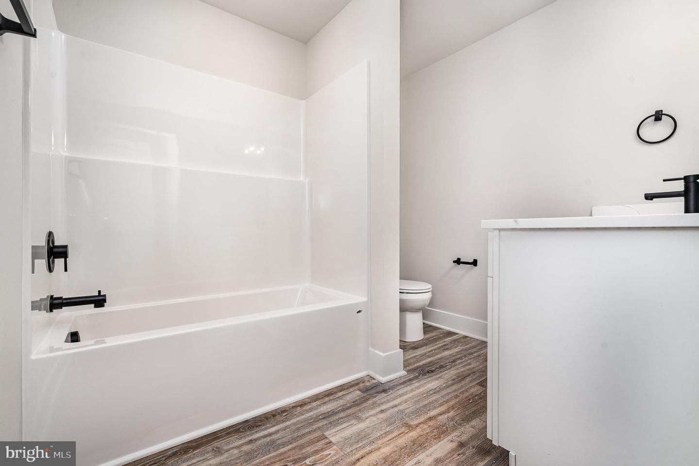 5304 Wyndemere Circle photo 38