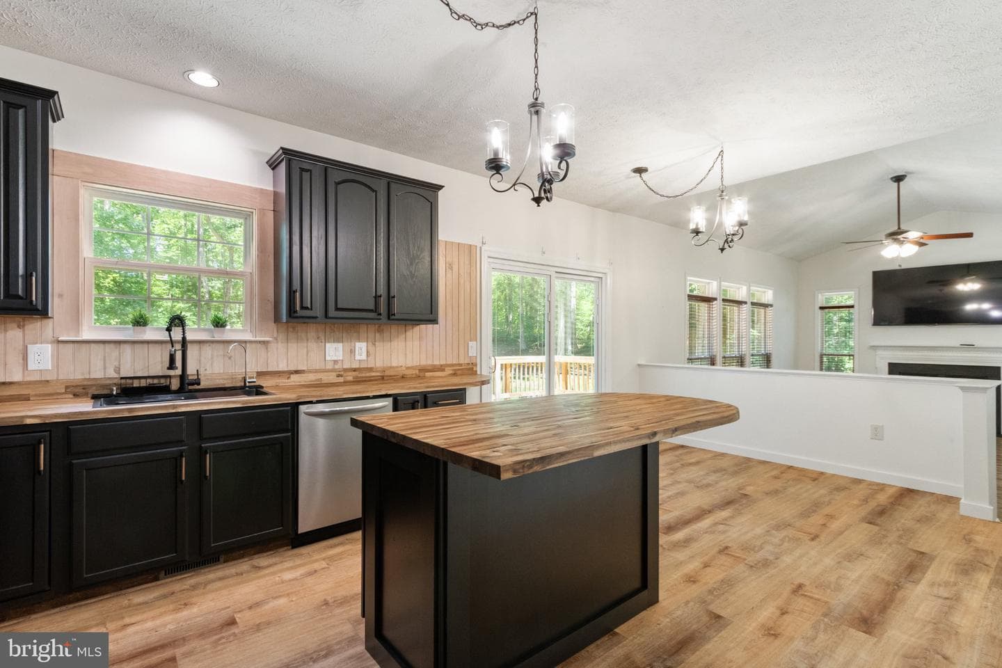 9516 Post Lane photo 16