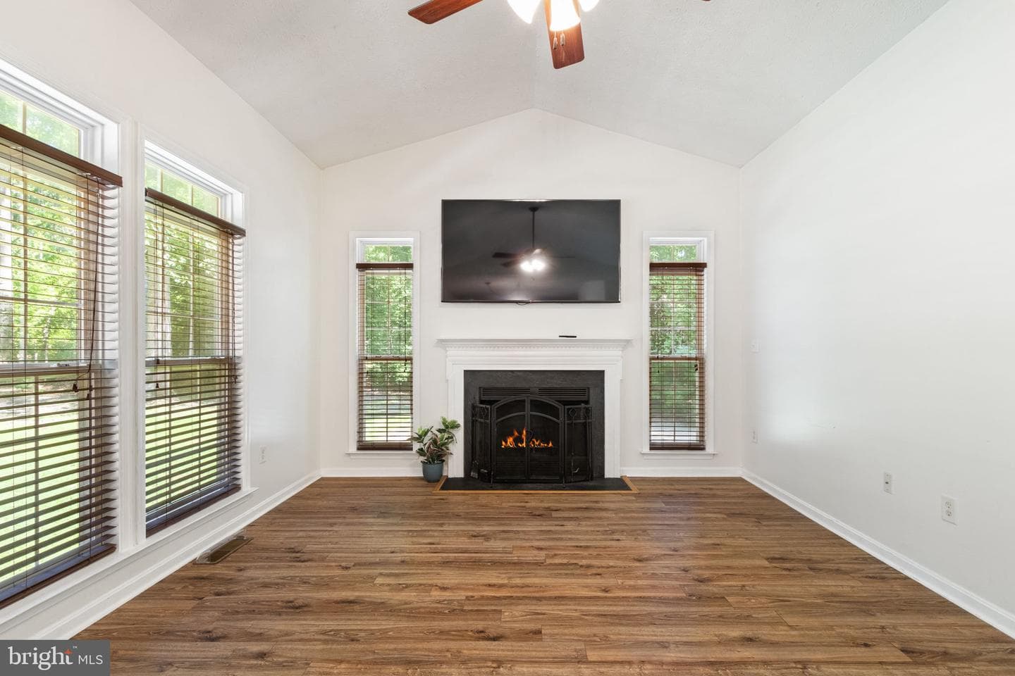 9516 Post Lane photo 23