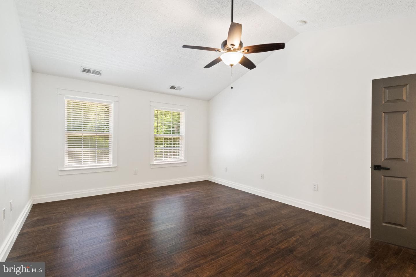 9516 Post Lane photo 29