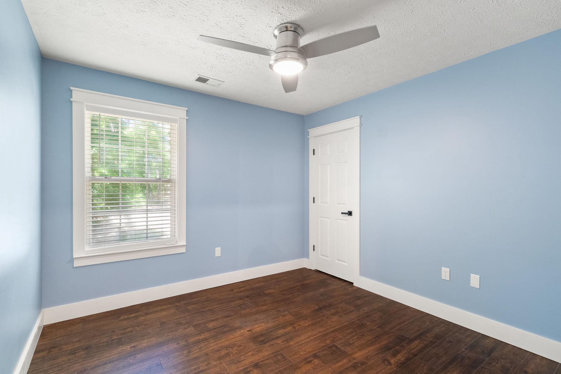 9516 Post Lane photo 37