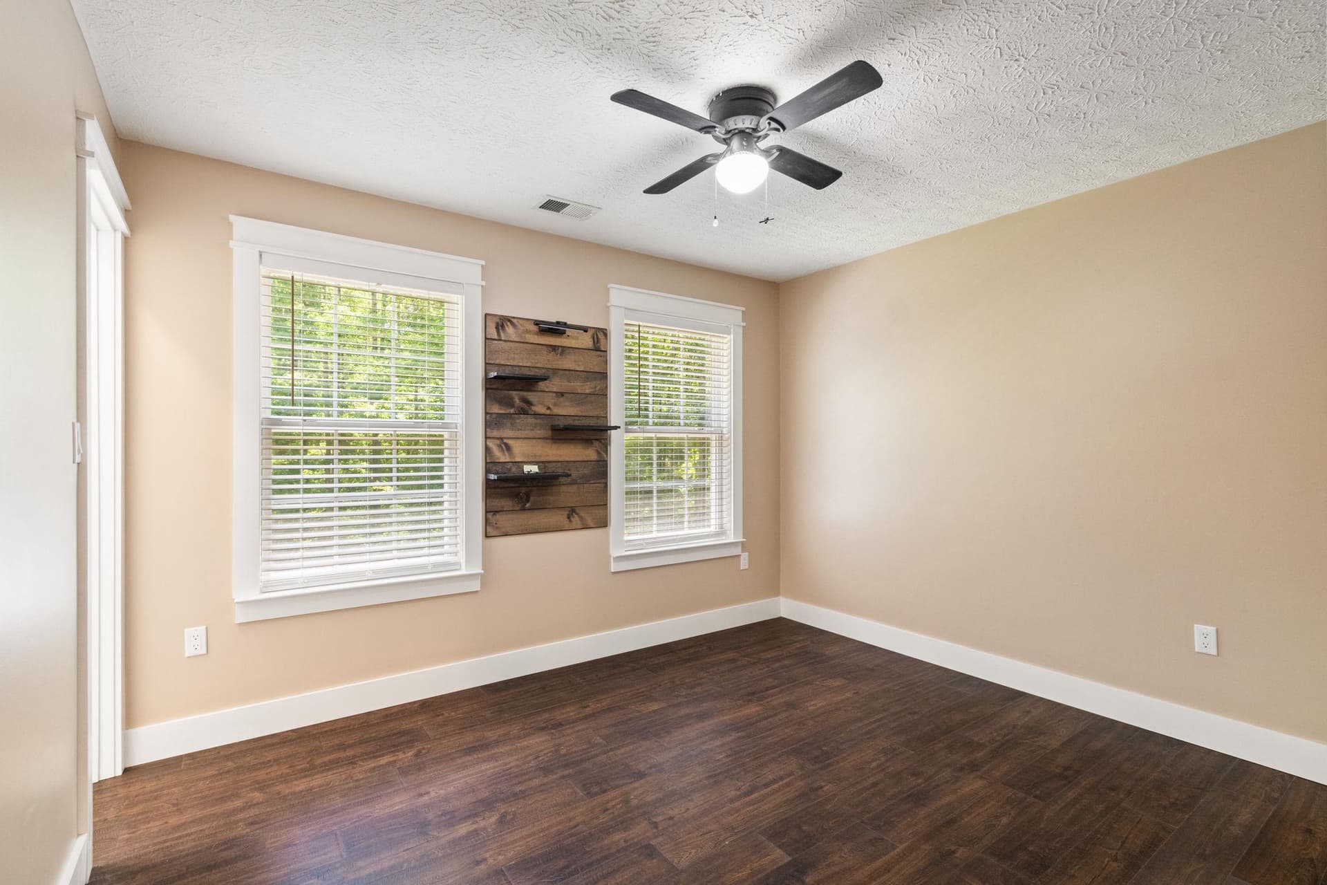 9516 Post Lane photo 41