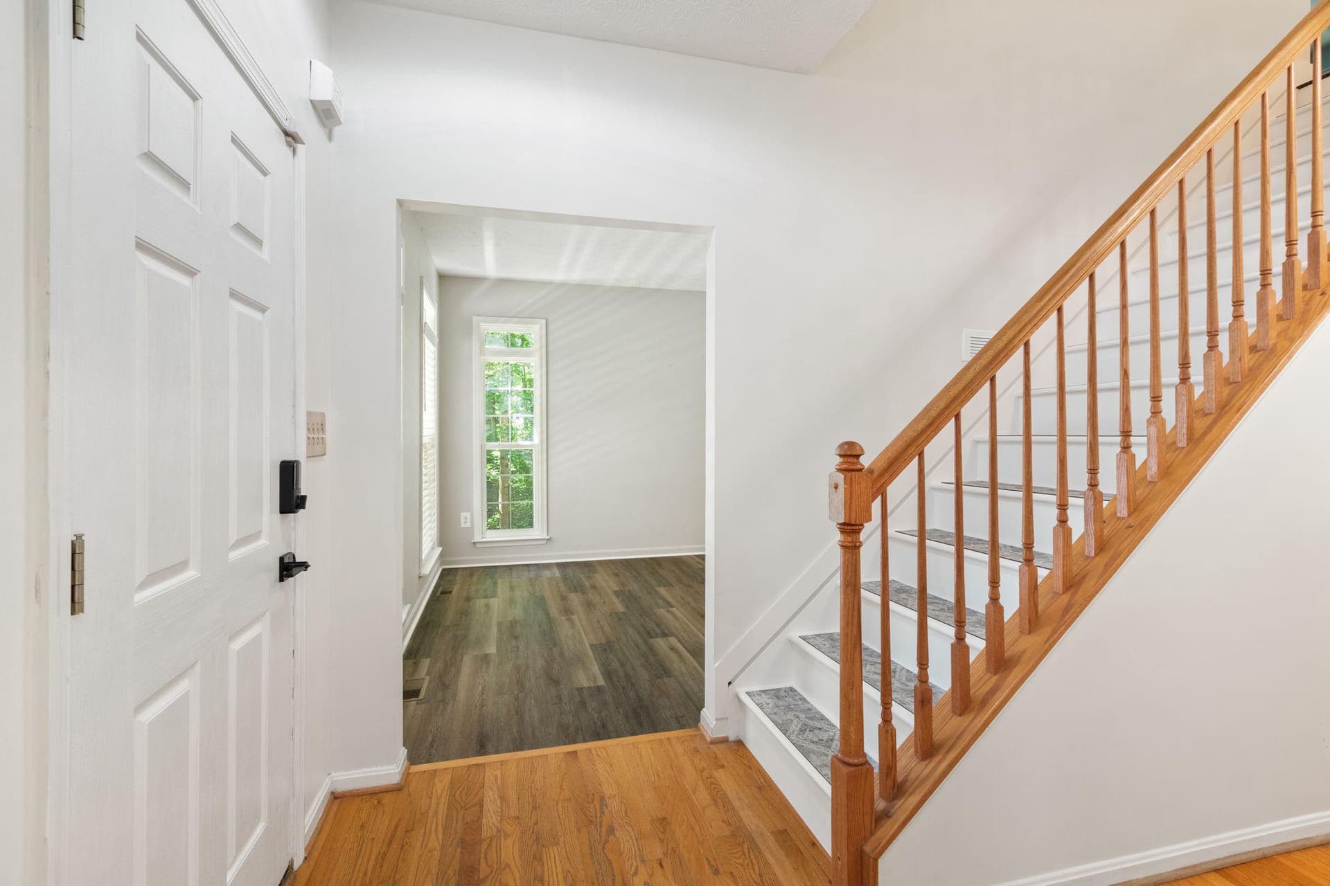 9516 Post Lane photo 6