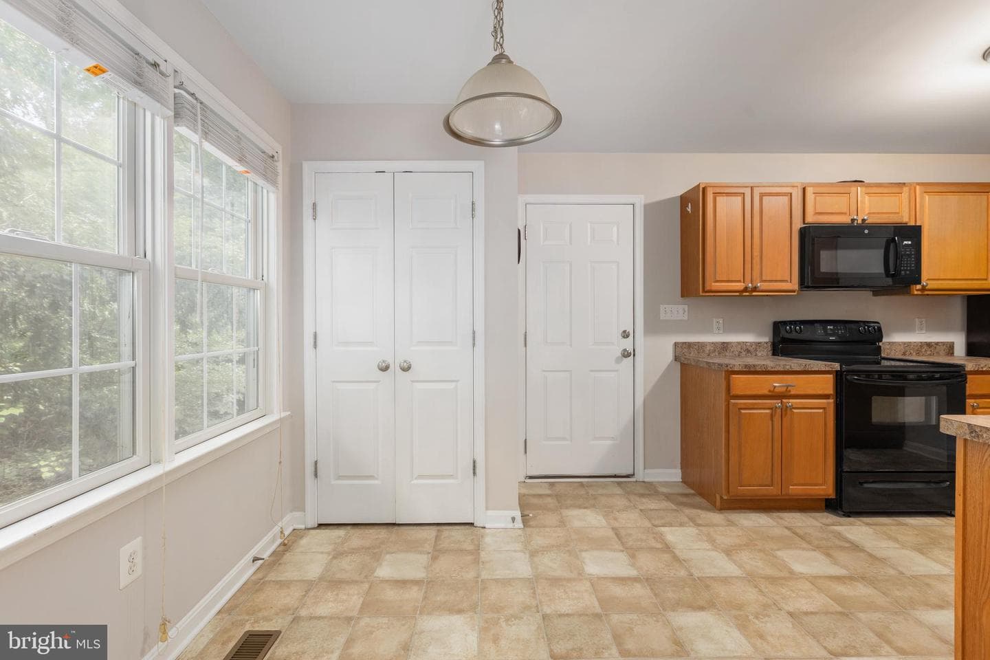 10416 Hillside Lane photo 23