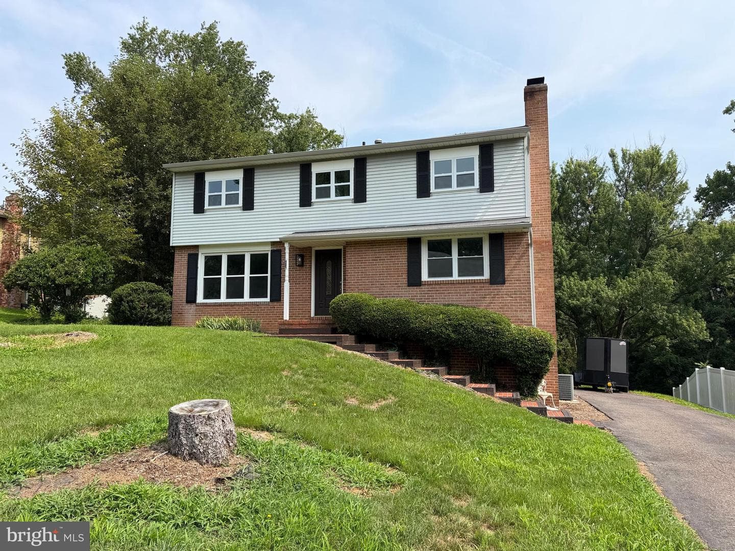 5062 Macnamara Drive photo 3