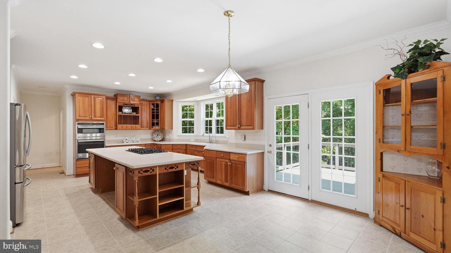 76 Millbrook Rd photo 8