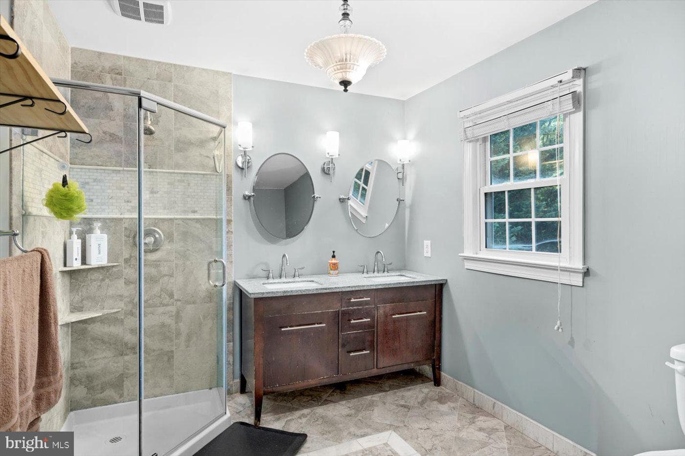 616 Winterberry Drive photo 37