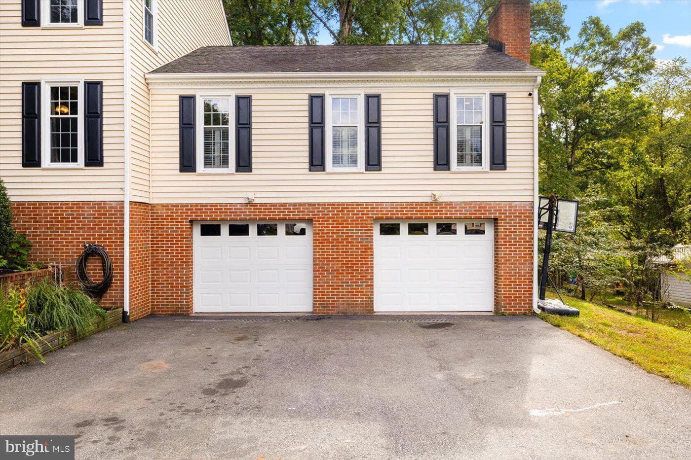 616 Winterberry Drive photo 5