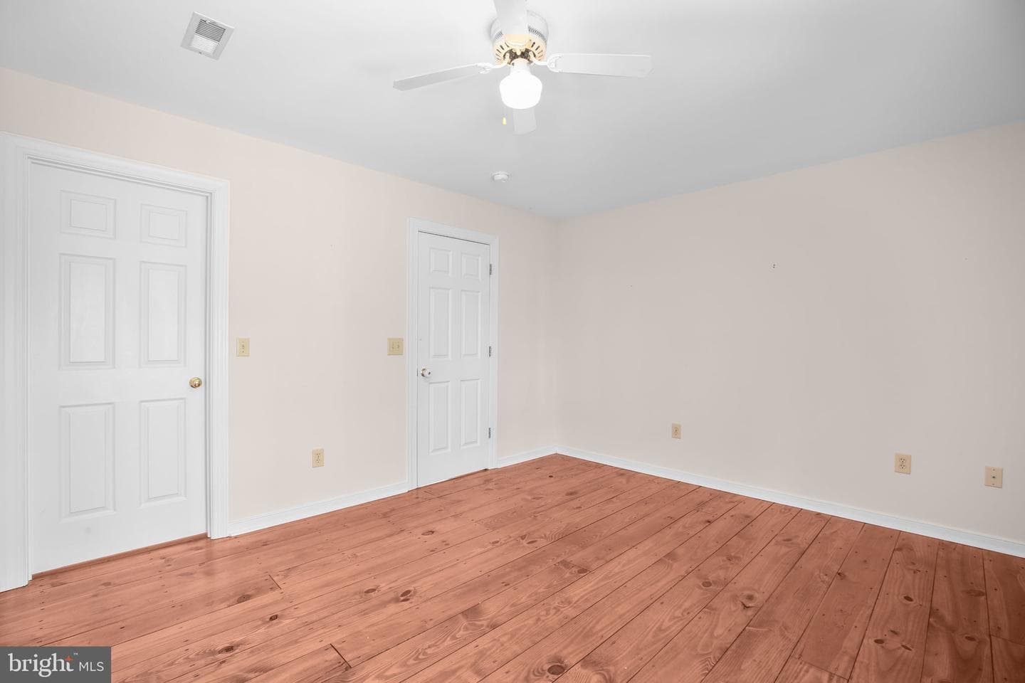 200 Kent Avenue photo 52