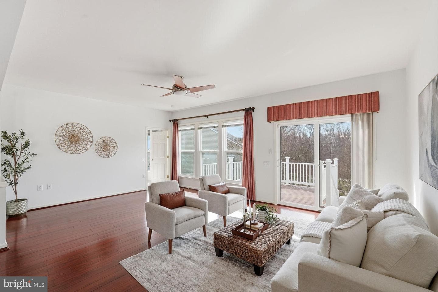 190 Bridgewater Circle photo 4