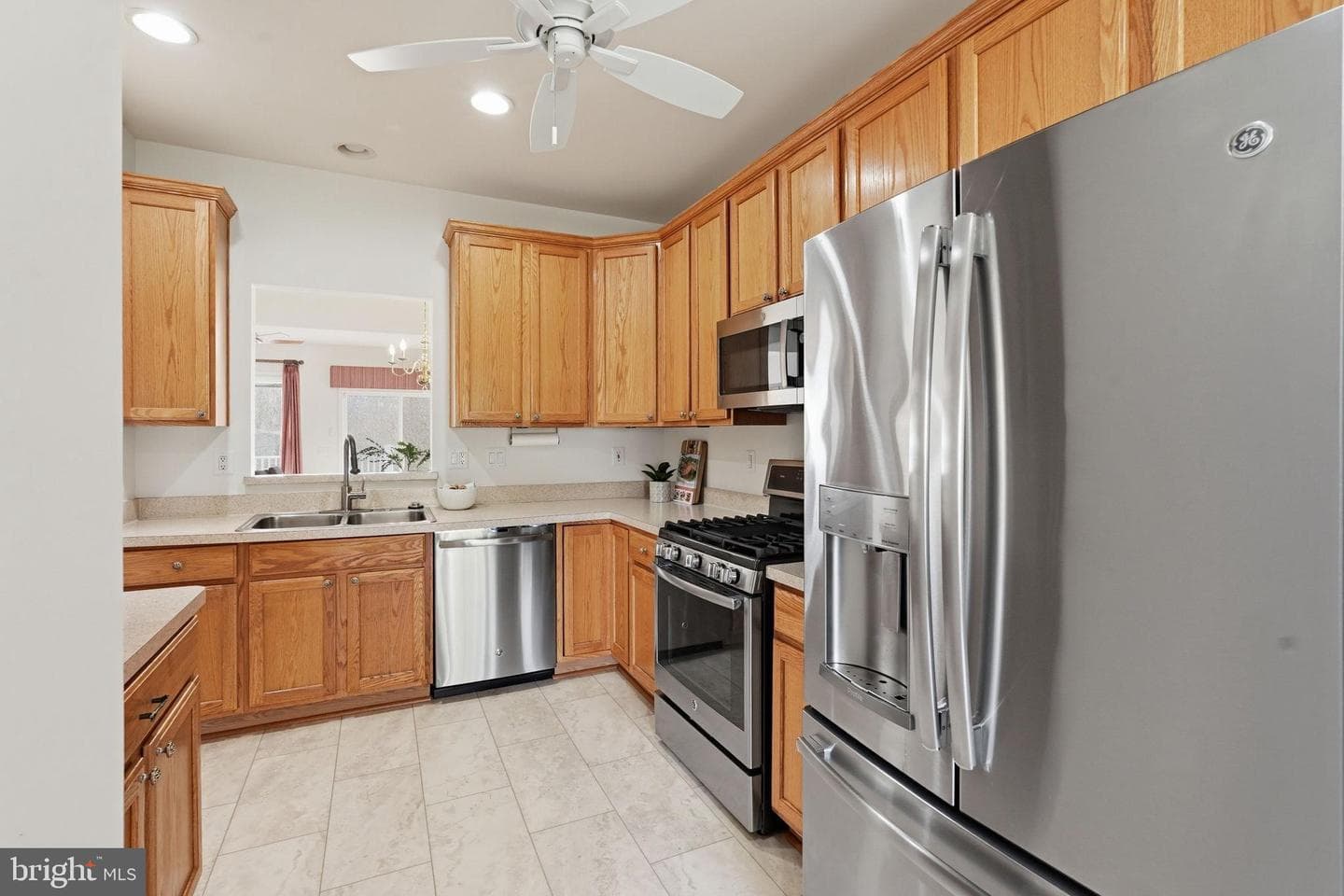 190 Bridgewater Circle photo 9