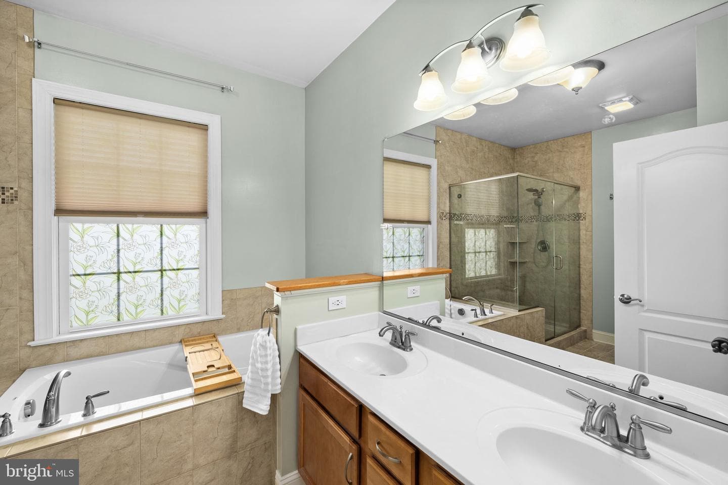 240 Poplar Road photo 35
