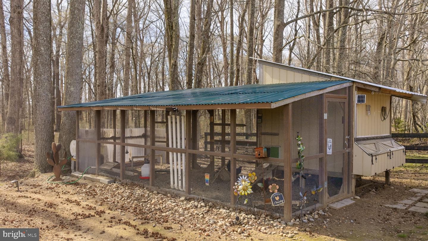240 Poplar Road photo 68
