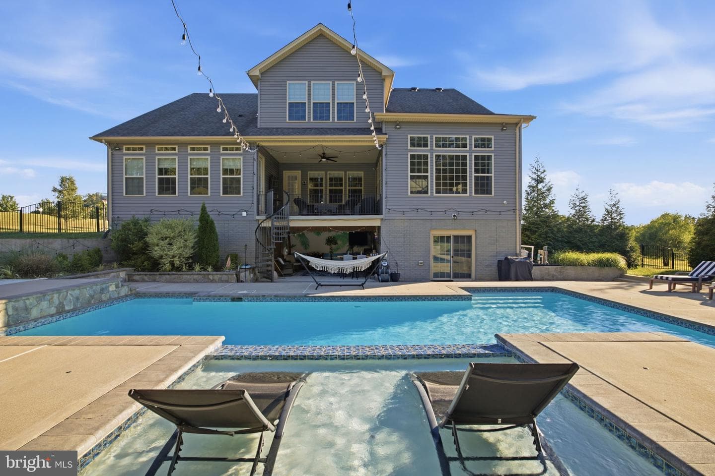 40 Edgewater Drive photo 12