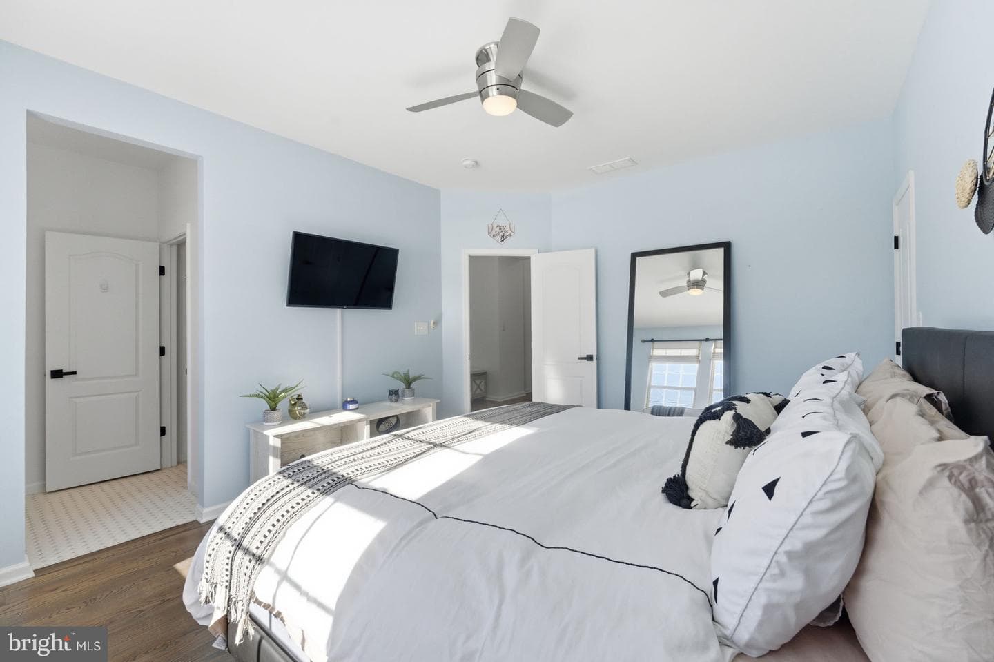 40 Edgewater Drive photo 55