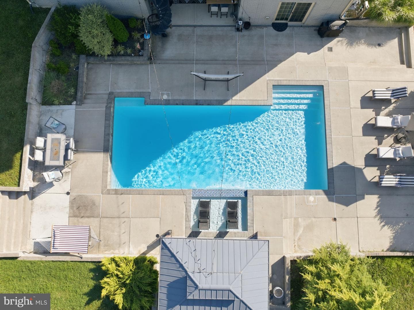 40 Edgewater Drive photo 8