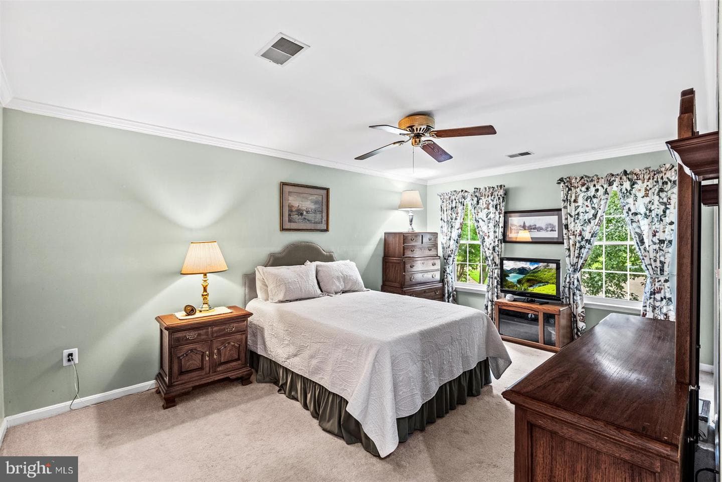 14 Baron Court photo 26