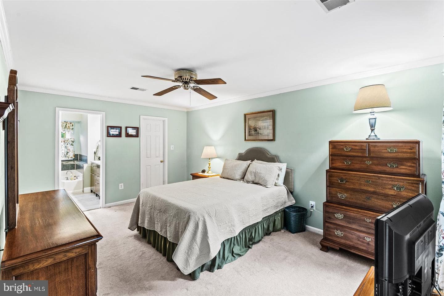 14 Baron Court photo 27
