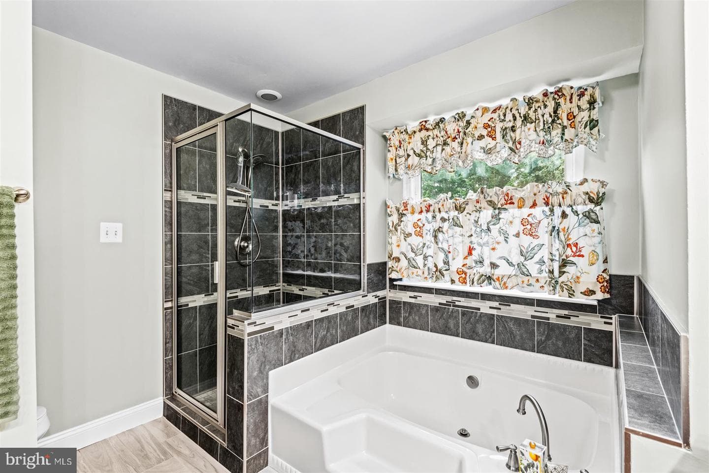 14 Baron Court photo 29