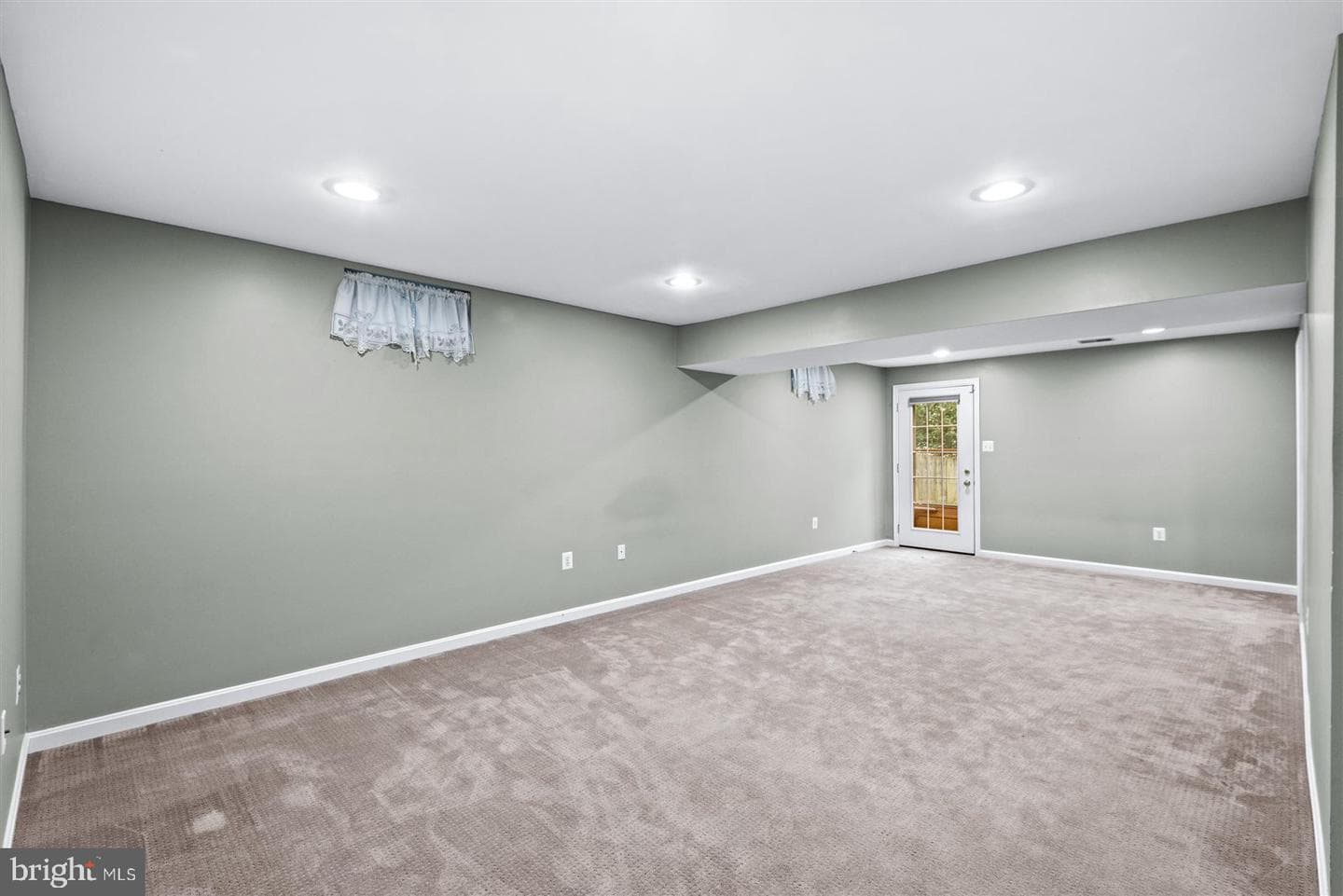 14 Baron Court photo 41