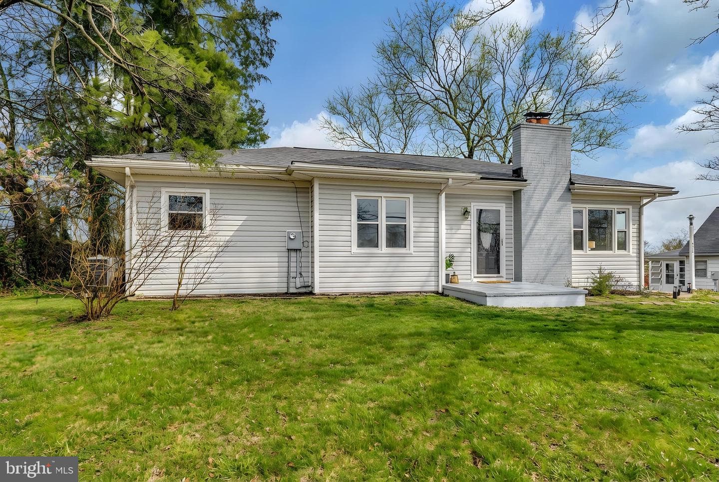 522 White Oak Road photo 2