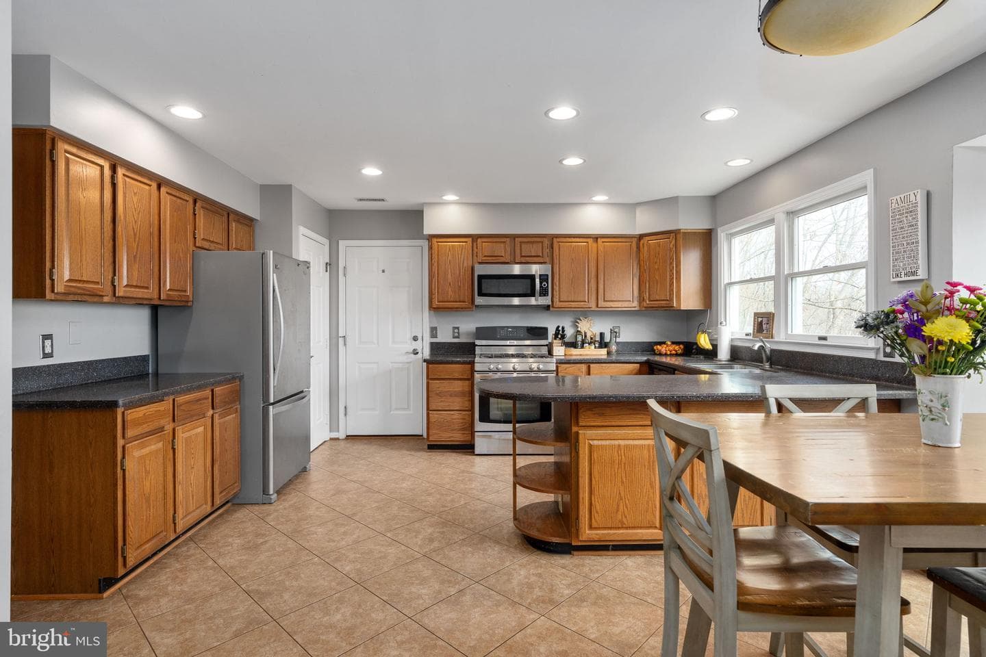 10 Bridgeport Cir photo 18
