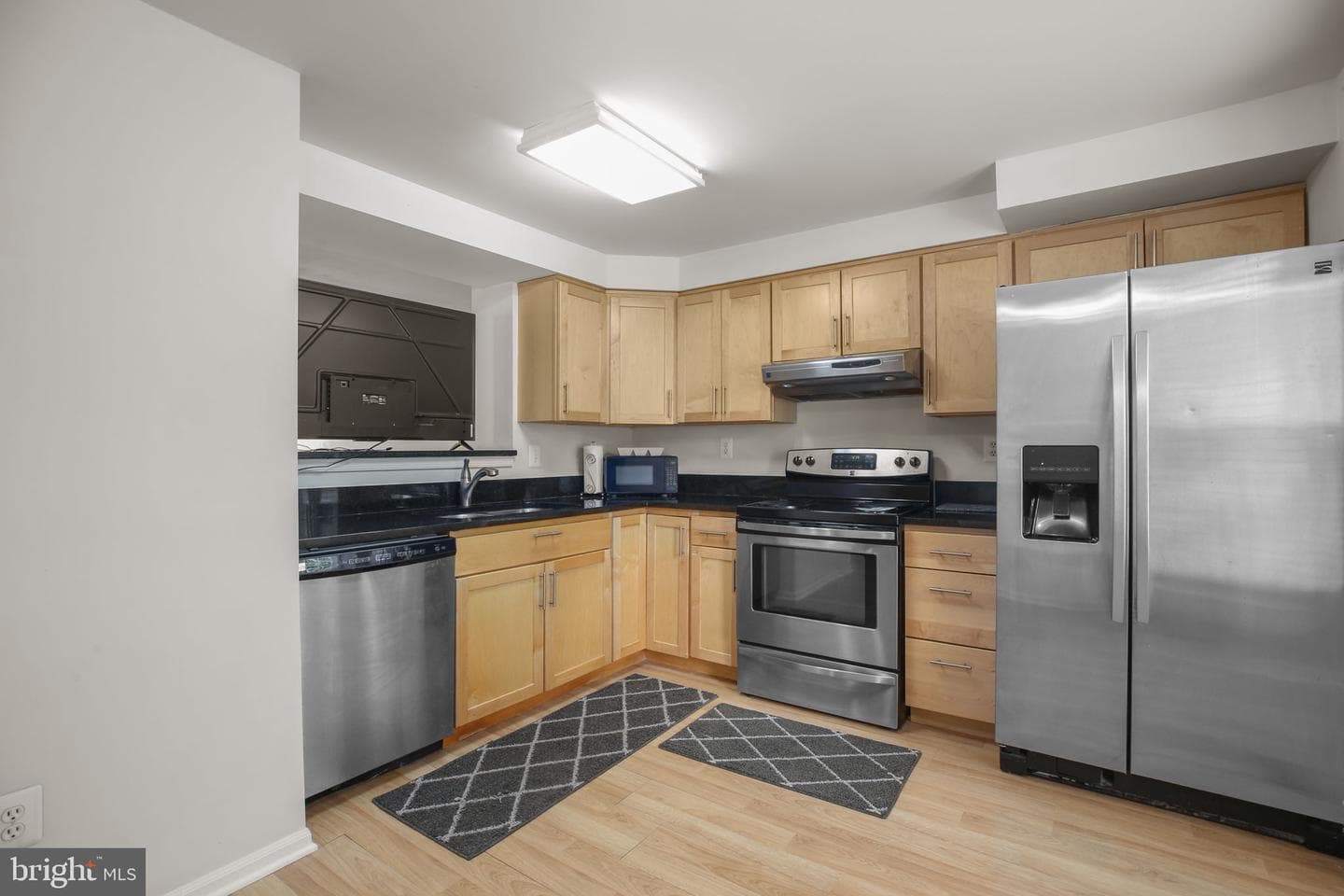 803 Sedgwick Court photo 3