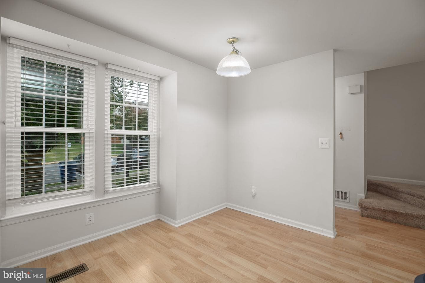 803 Sedgwick Court photo 4