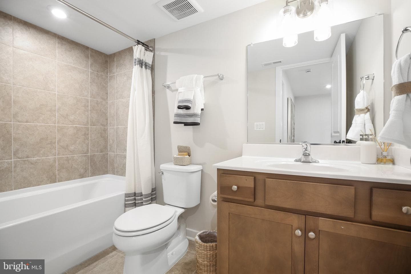 4 Forest Dr photo 41