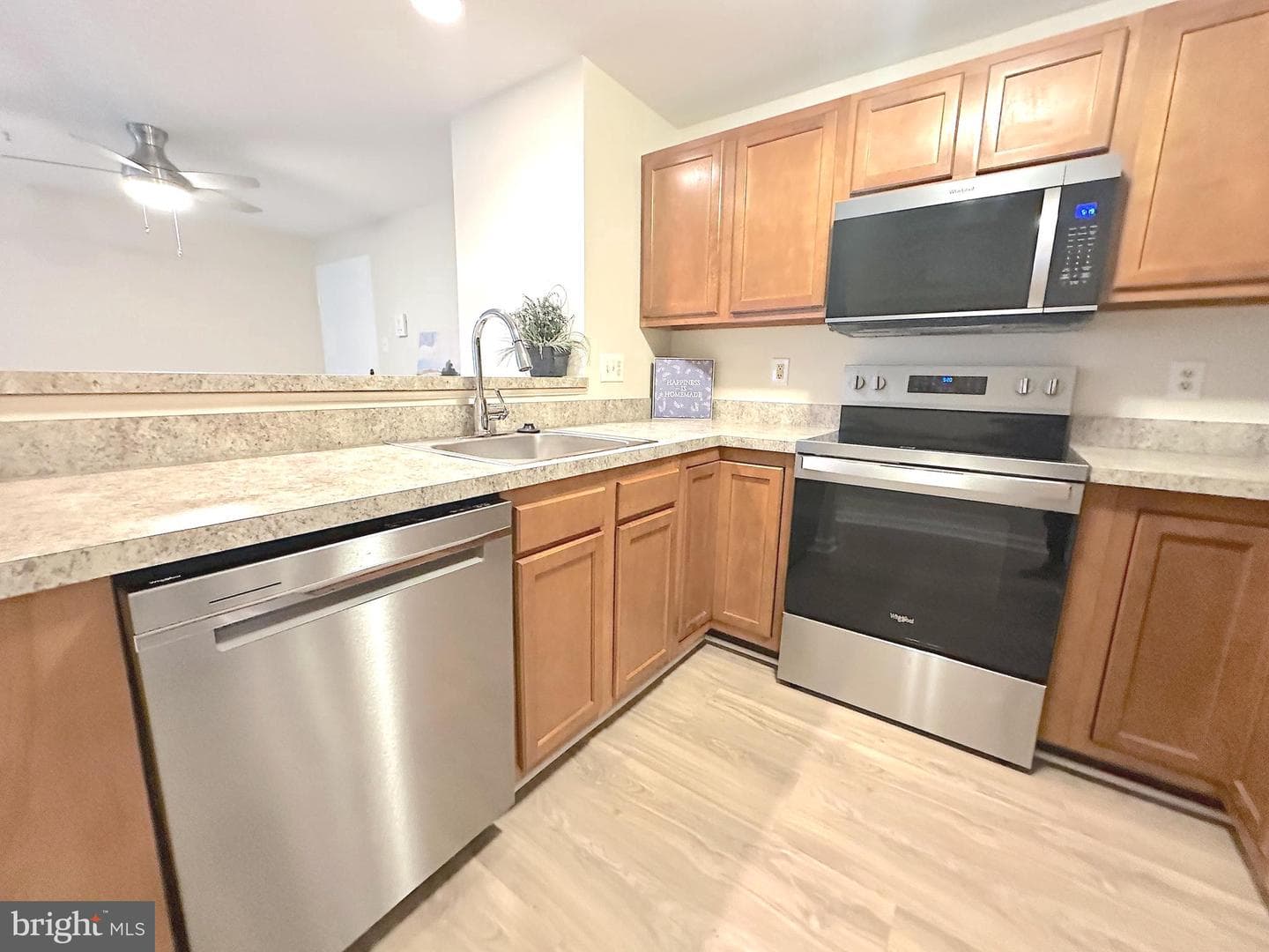 102 Grosvenor Lane #apt 2 photo 2