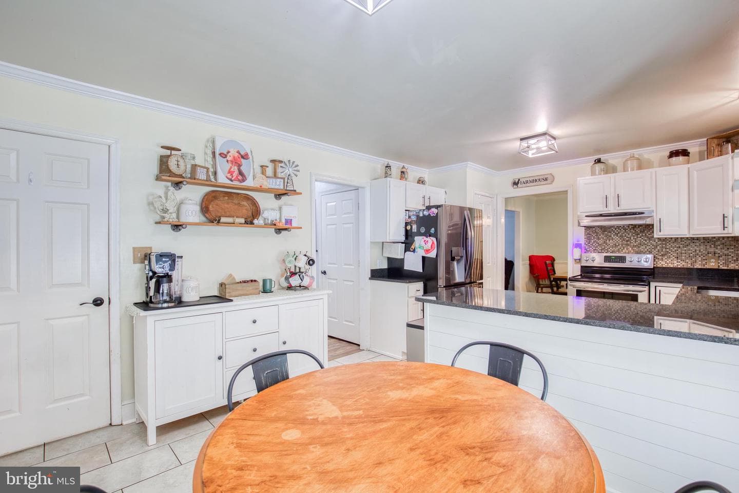 386 Ferry Road photo 14