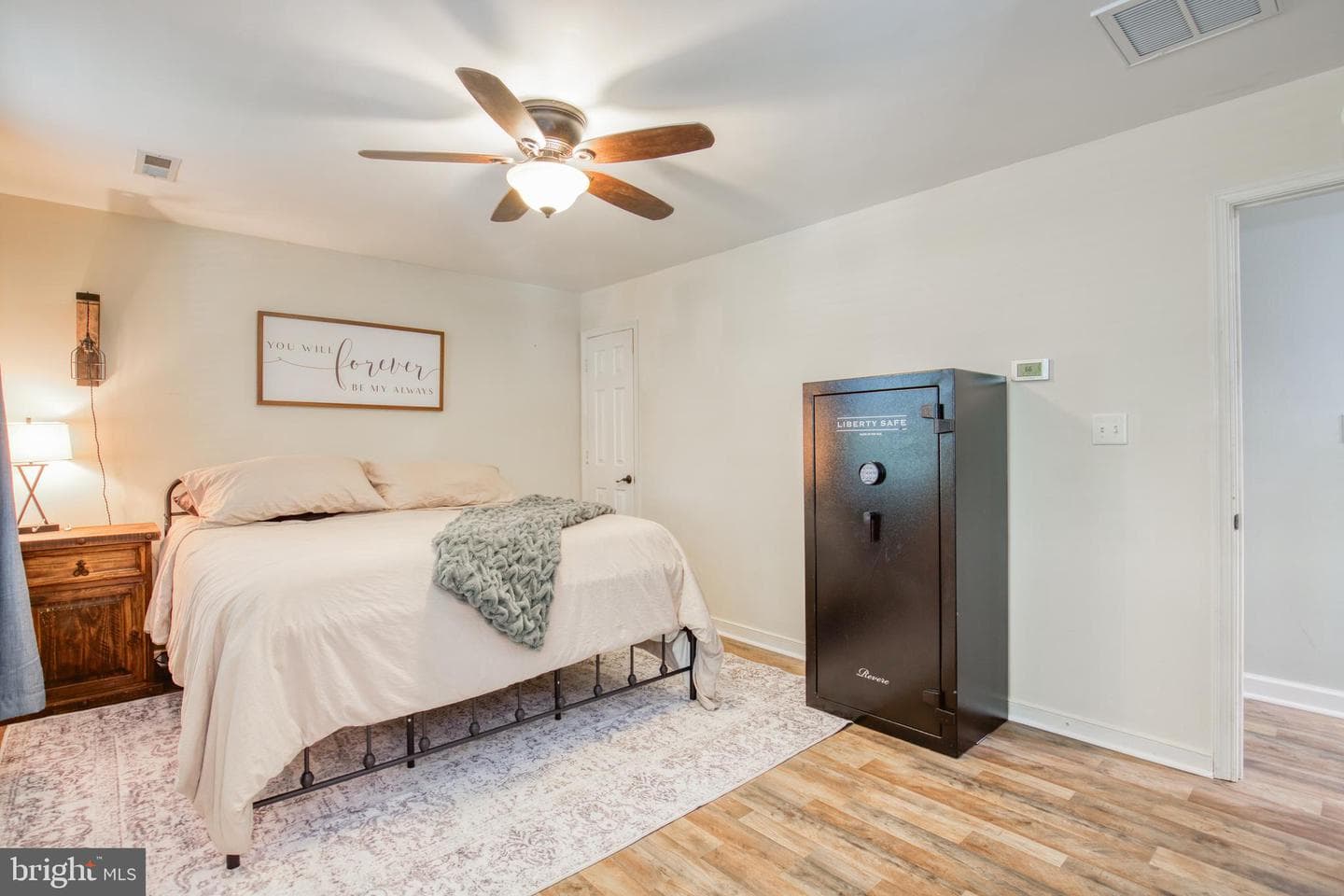 386 Ferry Road photo 21