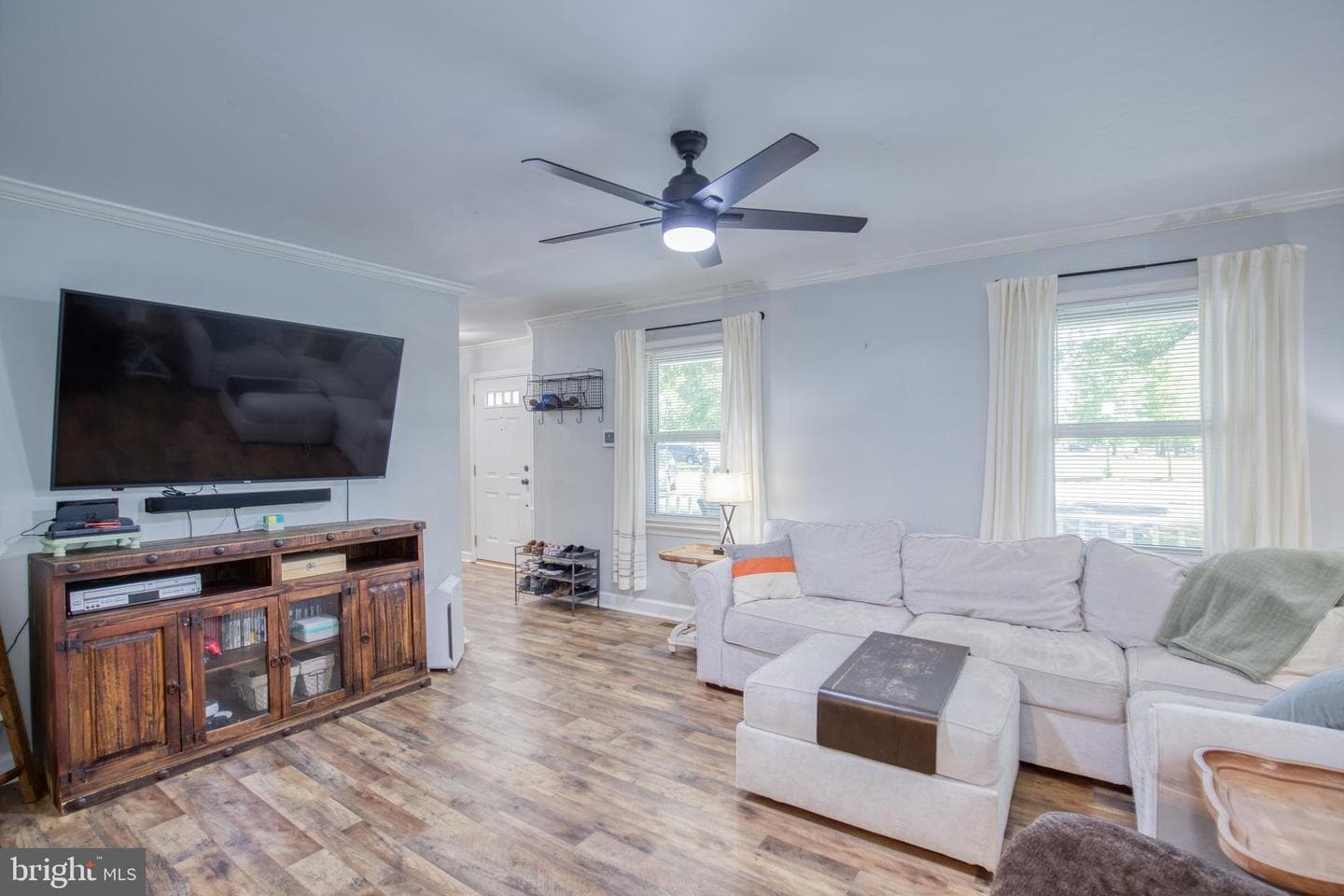386 Ferry Road photo 9