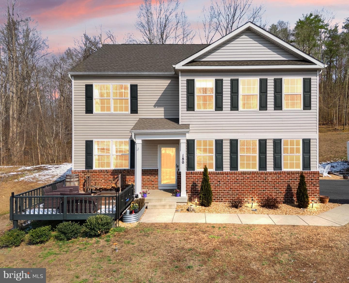 180 Pinewood Road photo 2